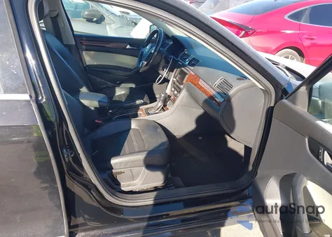 2013 Volkswagen Passat 2.5L Sel from USA, damaged, VIN 1VWCH7A39DC013841